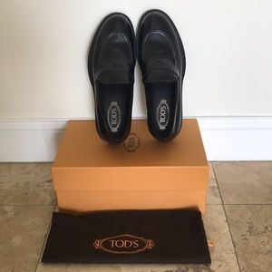 Authentic Tod’s Black Leather Loafers Rubber Sole